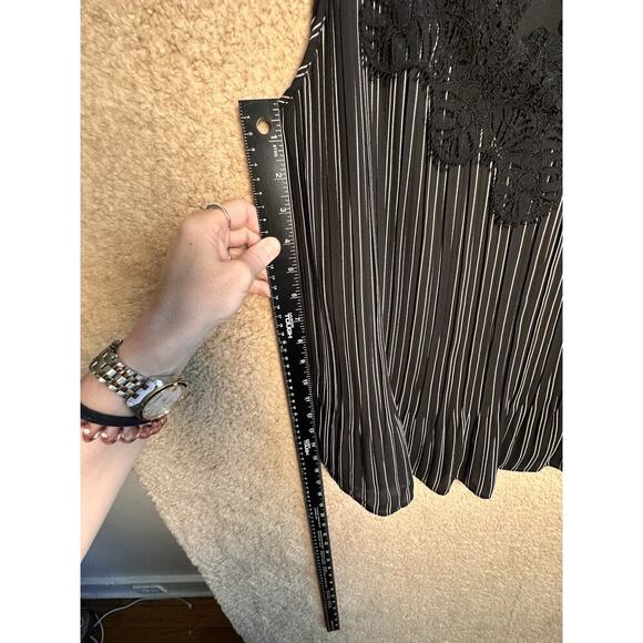 Chico's Convertible Striped Tank Black Lace Pleated Peplum Women’s Sz 0 (4-6 US) - Picture 13 of 16